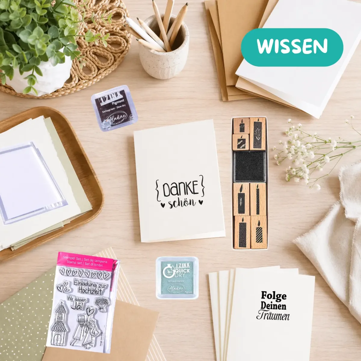 Basteltisch zum Thema Stempelkunde