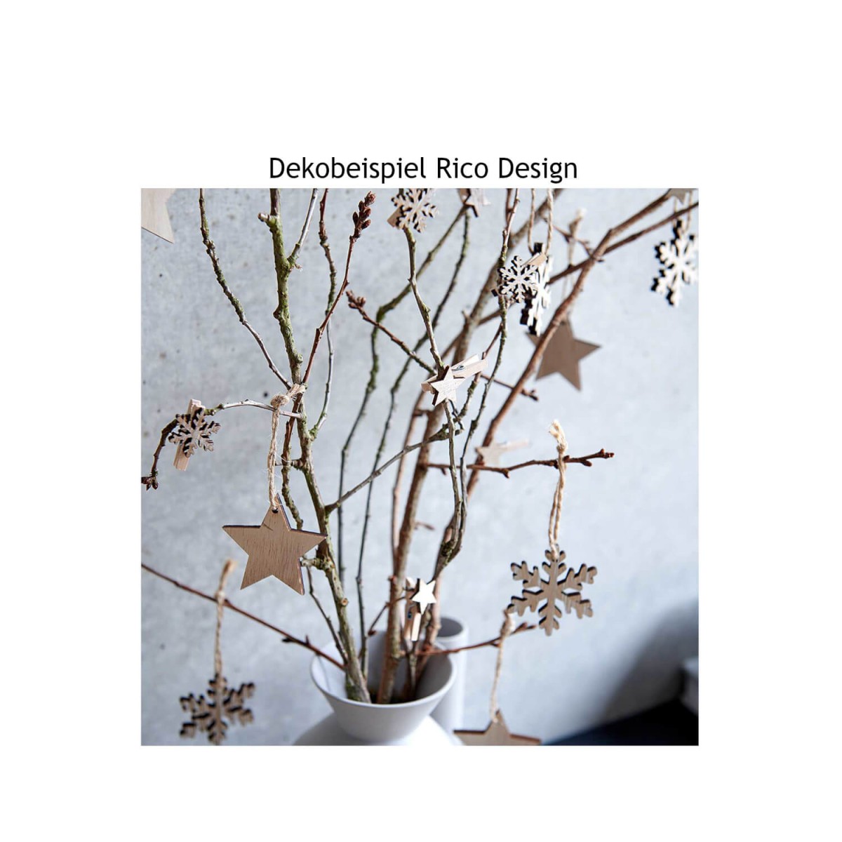 Beispieldekoration Holzhänger Stern Rico Design