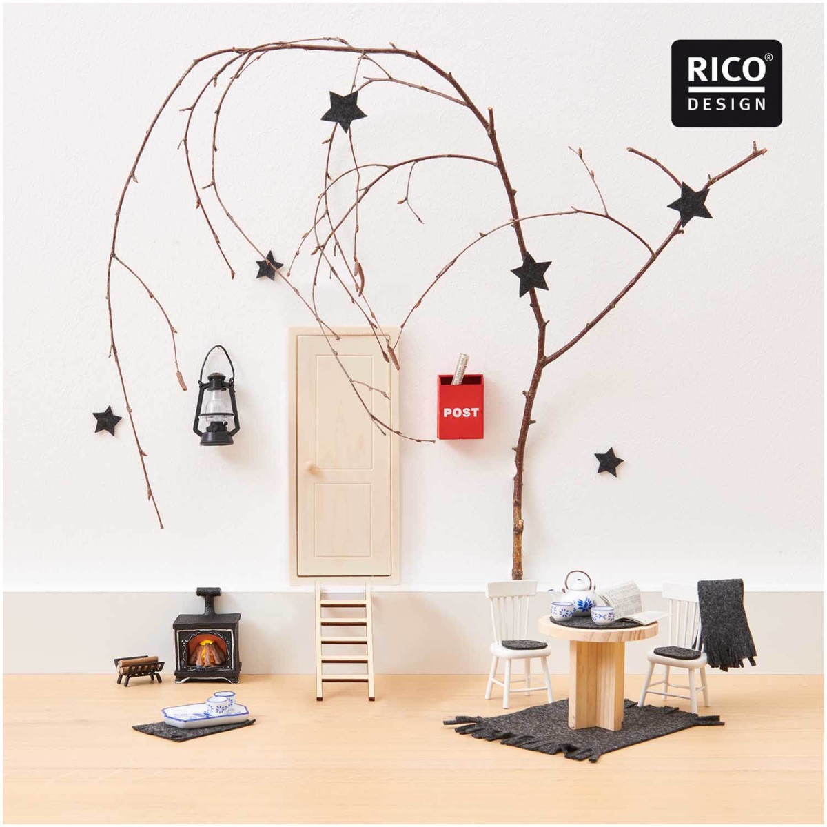 Beispiel Gestaltung Wichteltür mit Miniatur Kamin