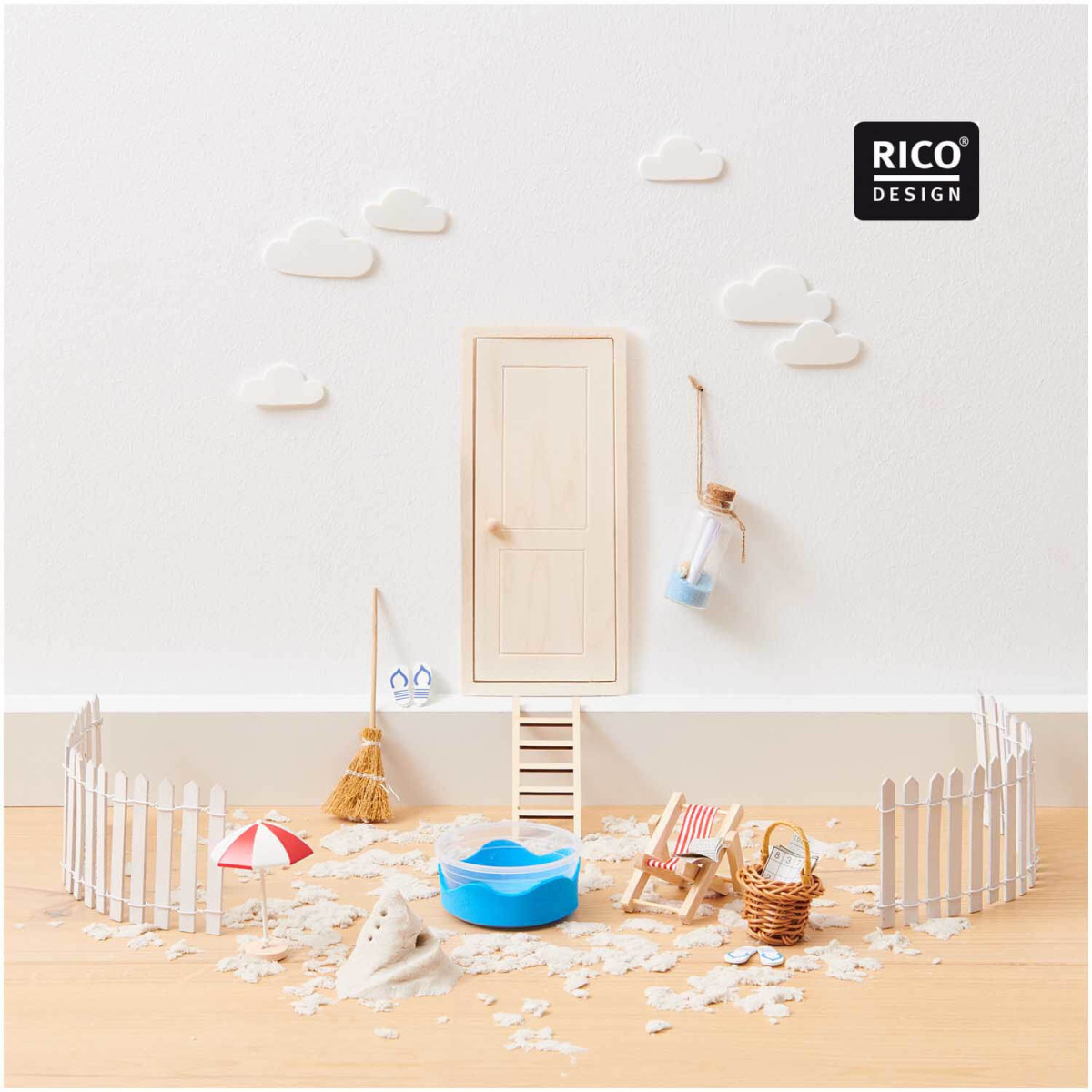Wichteltür Dekoration Strand mit Miniatur Zaun weiß
