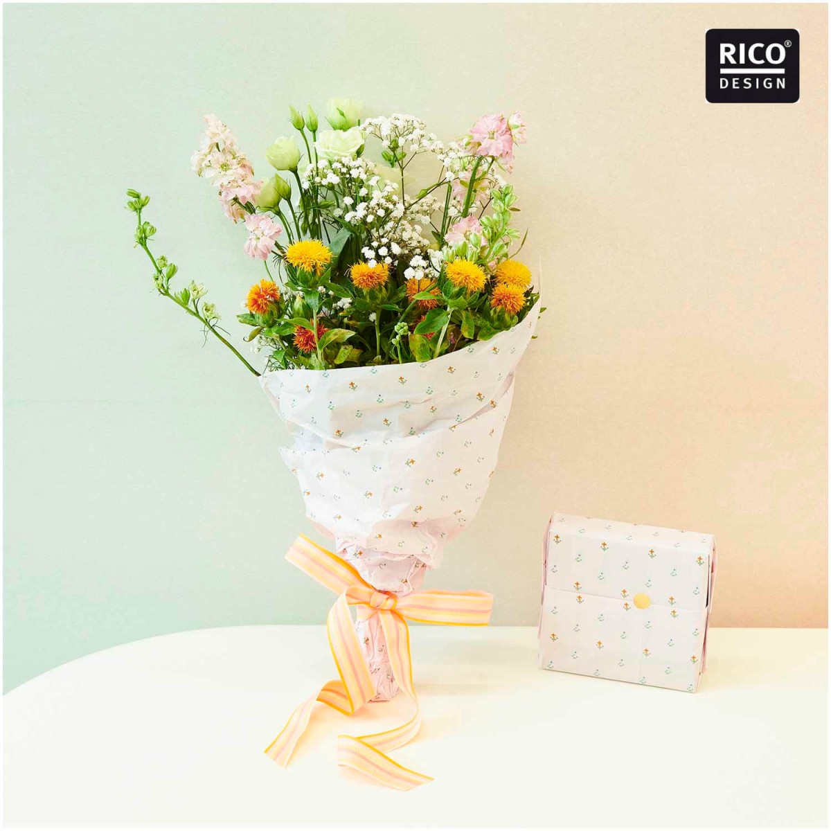Anwendungsbeispiel Seidenpapier Pixel Blumen