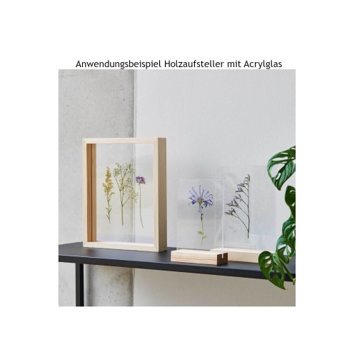 Dekorationsbeispiel Holzaufsteller mit Acrylscheiben