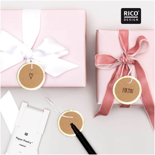 Anwendungsbeispiel Geschenkanhänger Kraftpapier von Rico Design